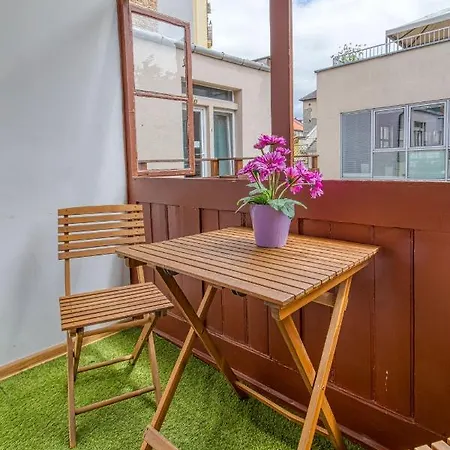 Jonashouse - Great Location Near Center- Personal Or Self Check-in Apartment Bratislava