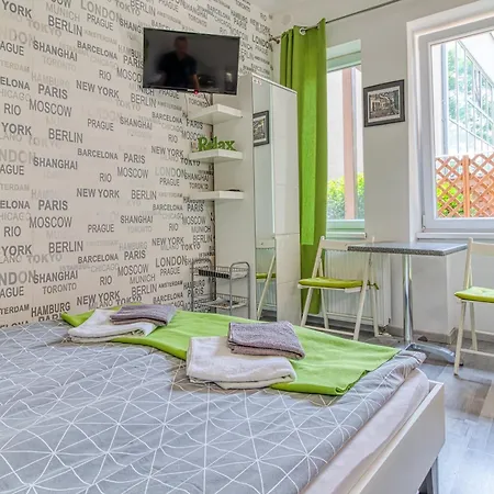 Апартаменти Jonashouse - Great Location Near Center- Personal Or Self Check-in Братислава