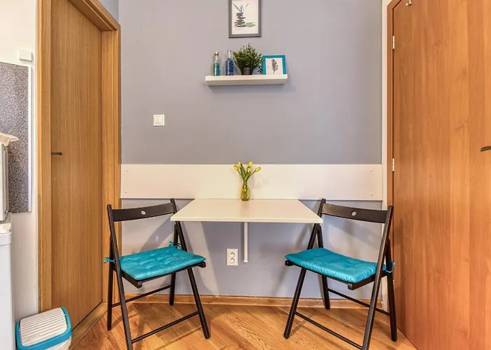 Jonashouse - Great Location Near Center- Personal Or Self Check-in