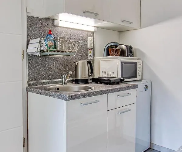 Jonashouse - Great Location Near Center- Personal Or Self Check-in *