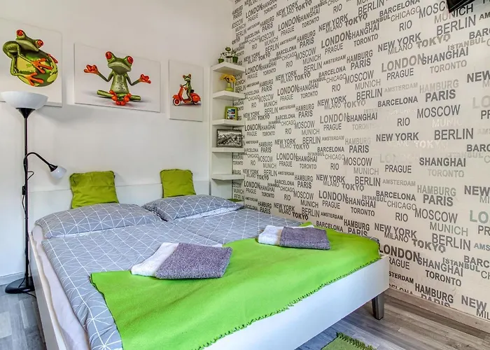 Jonashouse - Great Location Near Center- Personal Or Self Check-in *