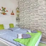 Jonashouse - Great Location Near Center- Personal Or Self Check-in * Pressburg