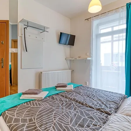 Jonashouse - Great Location Near Center- Personal Or Self Check-in *