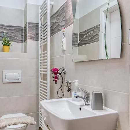 Jonashouse - Great Location Near Center- Personal Or Self Check-in Pozsony