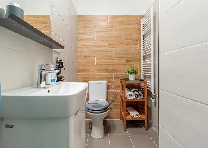 Jonashouse - Great Location Near Center- Personal Or Self Check-in Apartment *